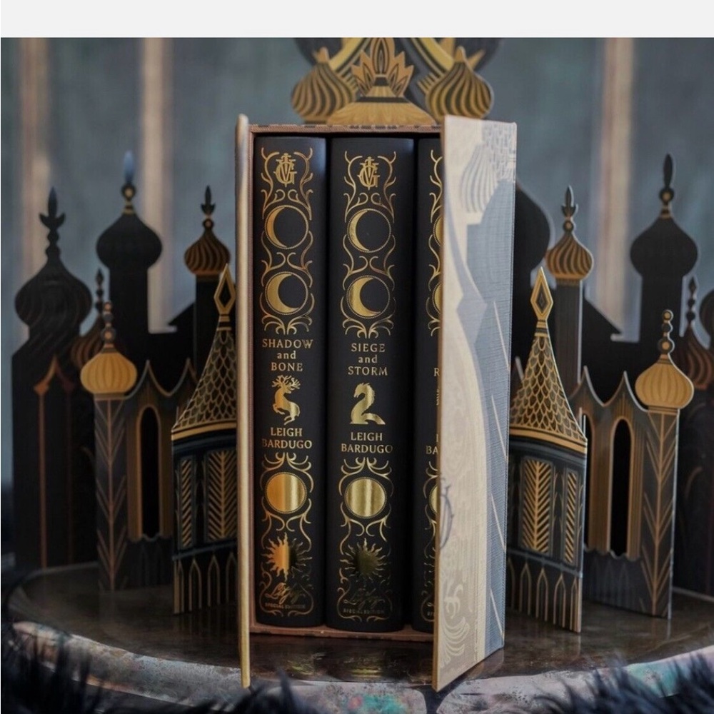 Sold - Litjoy Crate Shadow and Bone Annotated Special Edition Box Set (3 books)